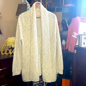 Woman’s knitted Cardigan